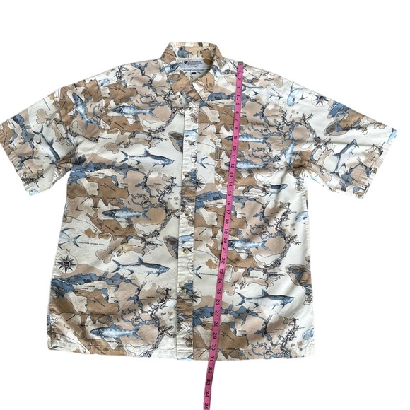 Columbia Short Sleeve Button Up Shirt with Map & Fish Print Size: XL - Picture 7 of 10